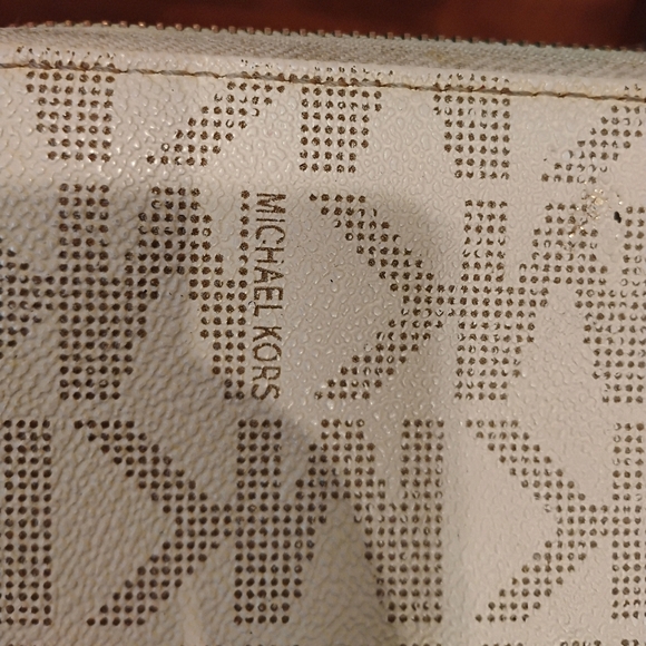 Michael Kors Silver Metallic Wallet - Picture 4 of 6